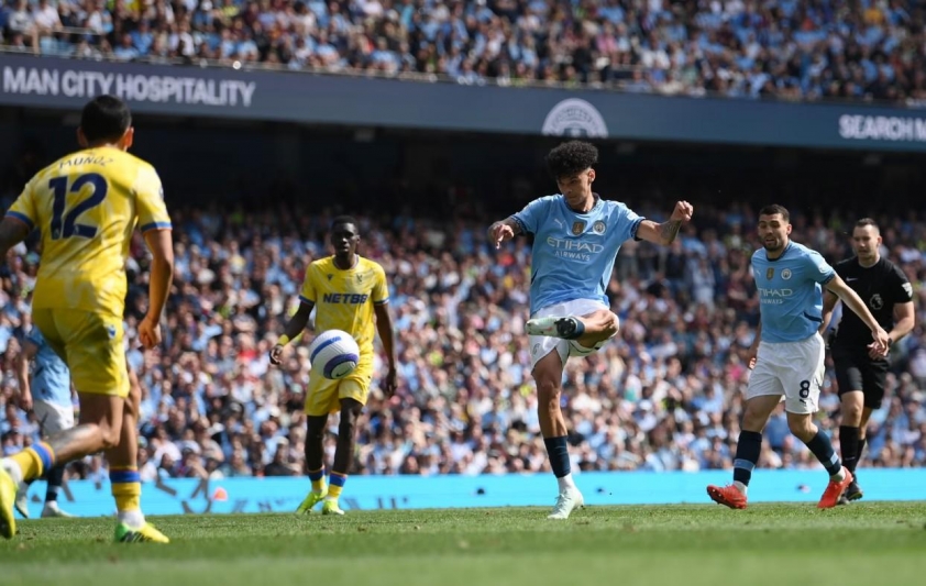 2-67fa693211e7a Trực tiếp Man City 5-2 Crystal Palace: Ghi bàn tưng bừng-619431